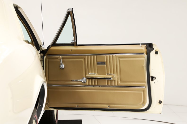 Unknown-Camaro-1967-Capri-Creme-Gold-22