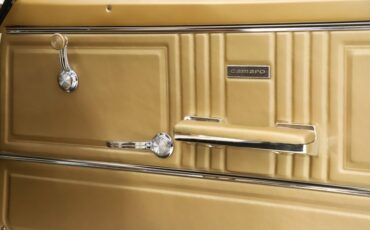 Unknown-Camaro-1967-Capri-Creme-Gold-23