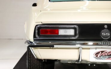 Unknown-Camaro-1967-Capri-Creme-Gold-24