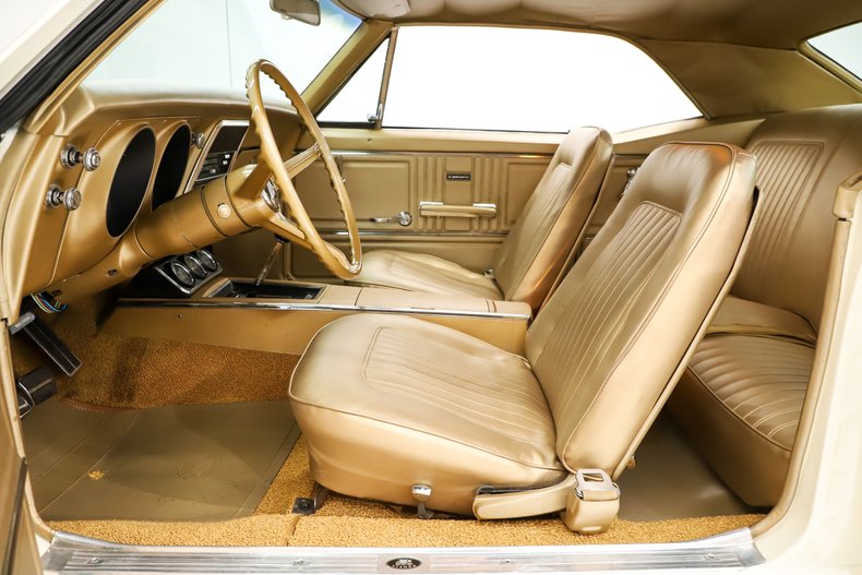 Unknown-Camaro-1967-Capri-Creme-Gold-3