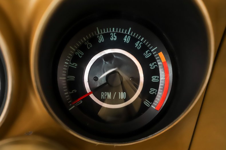 Unknown-Camaro-1967-Capri-Creme-Gold-37