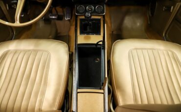 Unknown-Camaro-1967-Capri-Creme-Gold-41
