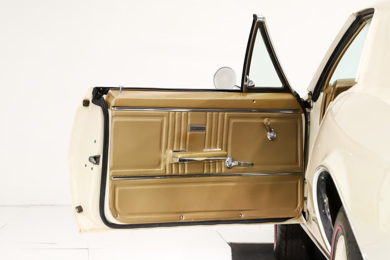 Unknown-Camaro-1967-Capri-Creme-Gold-7