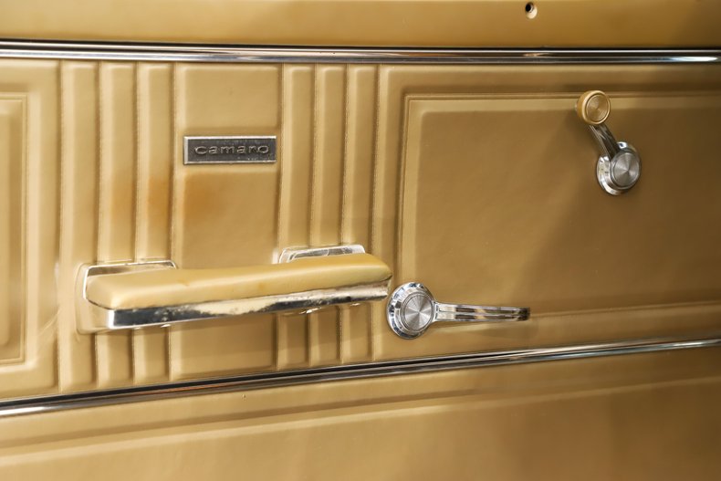 Unknown-Camaro-1967-Capri-Creme-Gold-8