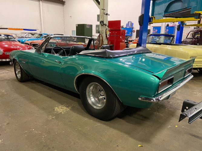 Unknown-Camaro-1967-Medium-Teal-metallic-Black-10