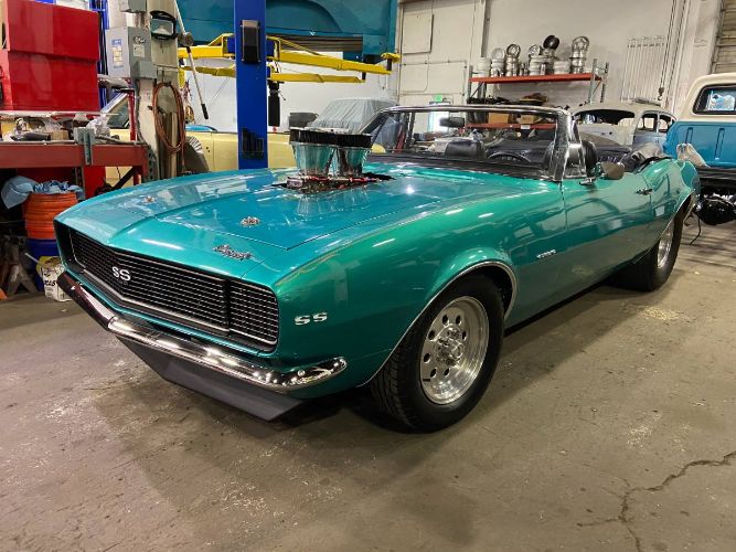 Unknown-Camaro-1967-Medium-Teal-metallic-Black-11