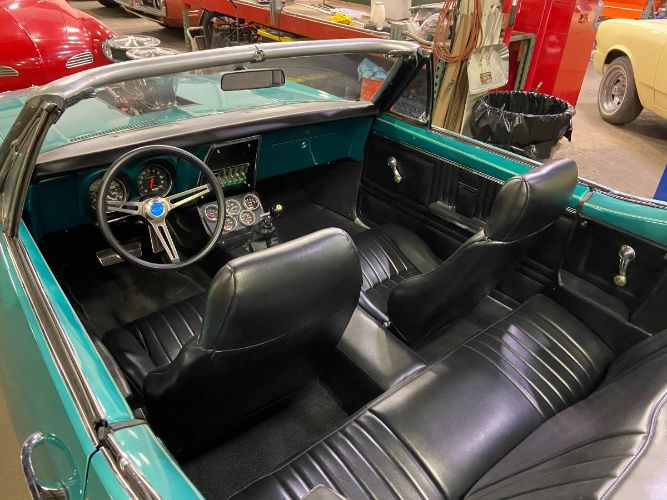Unknown-Camaro-1967-Medium-Teal-metallic-Black-3