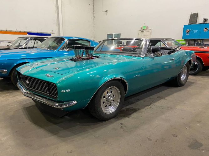 Unknown-Camaro-1967-Medium-Teal-metallic-Black-5