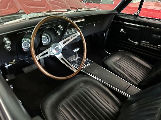 Unknown-Camaro-1967-Red-Black-17
