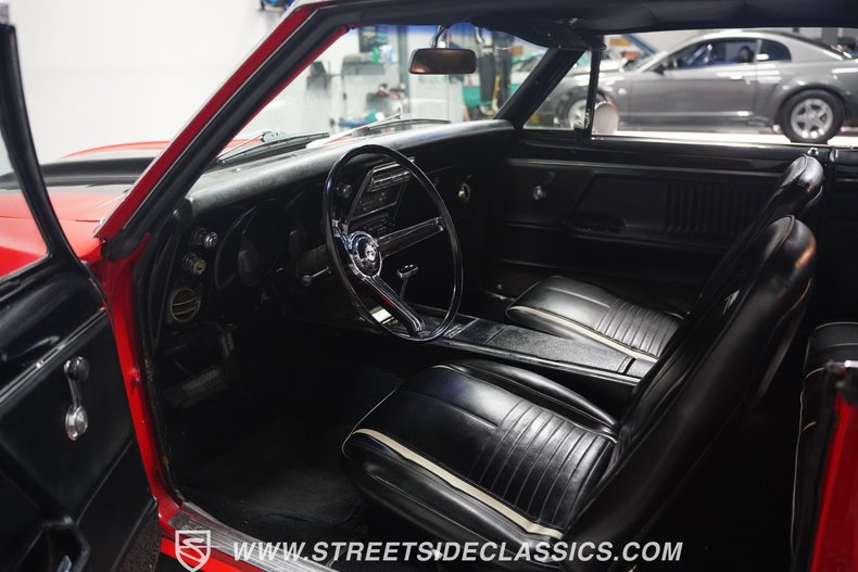 Unknown-Camaro-1967-Red-Black-18