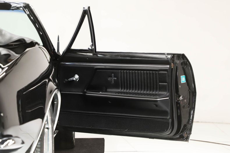 Unknown-Camaro-1967-Tuxedo-Black-Black-Deluxe-35