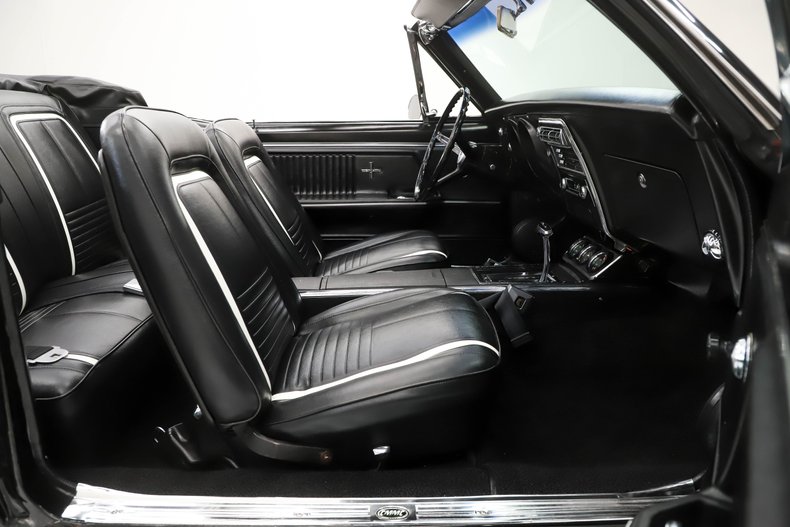 Unknown-Camaro-1967-Tuxedo-Black-Black-Deluxe-44