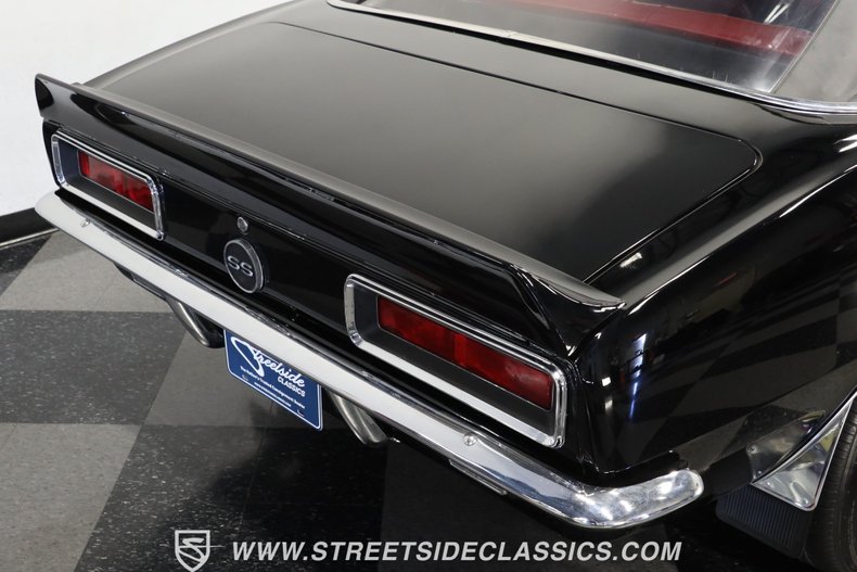 Unknown-Camaro-1967-Tuxedo-Black-Red-16