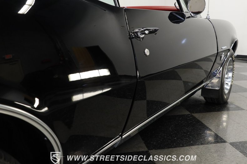 Unknown-Camaro-1967-Tuxedo-Black-Red-2