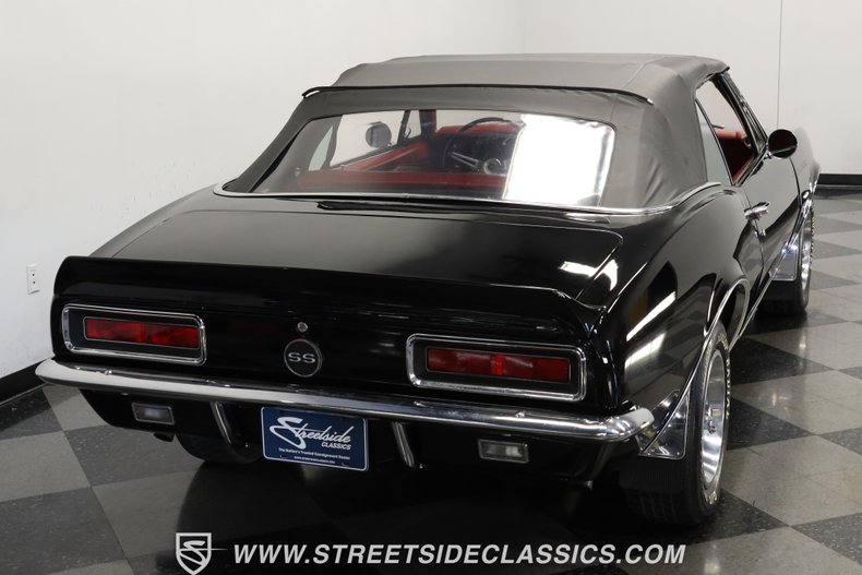 Unknown-Camaro-1967-Tuxedo-Black-Red-23