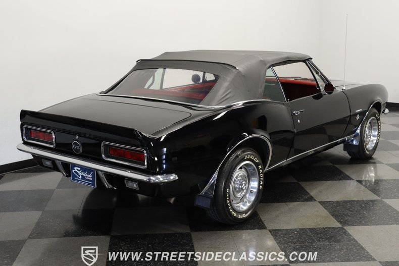 Unknown-Camaro-1967-Tuxedo-Black-Red-24