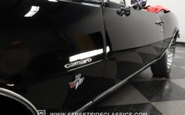 Unknown-Camaro-1967-Tuxedo-Black-Red-35