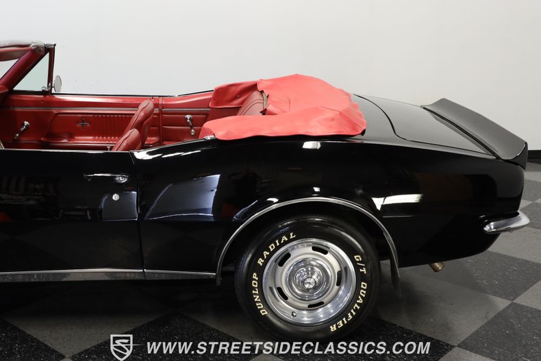 Unknown-Camaro-1967-Tuxedo-Black-Red-37
