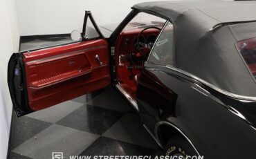 Unknown-Camaro-1967-Tuxedo-Black-Red-42