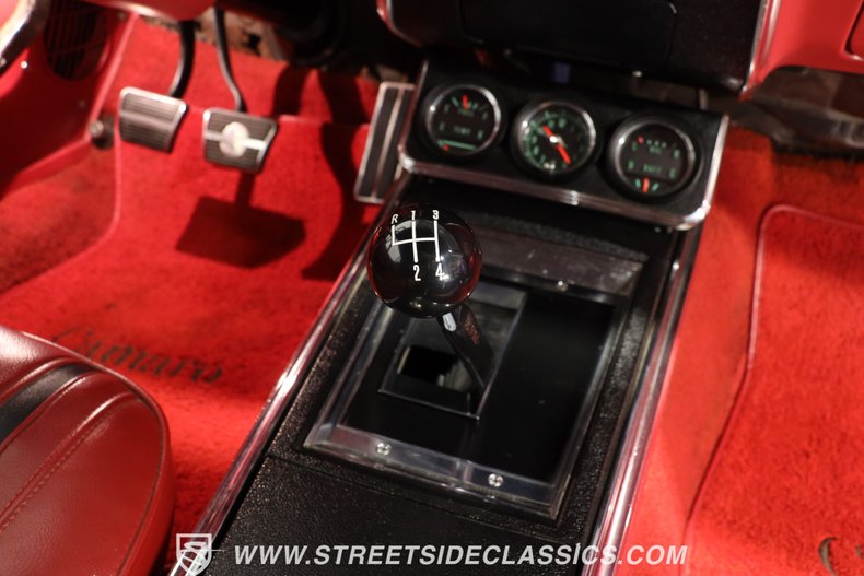 Unknown-Camaro-1967-Tuxedo-Black-Red-49