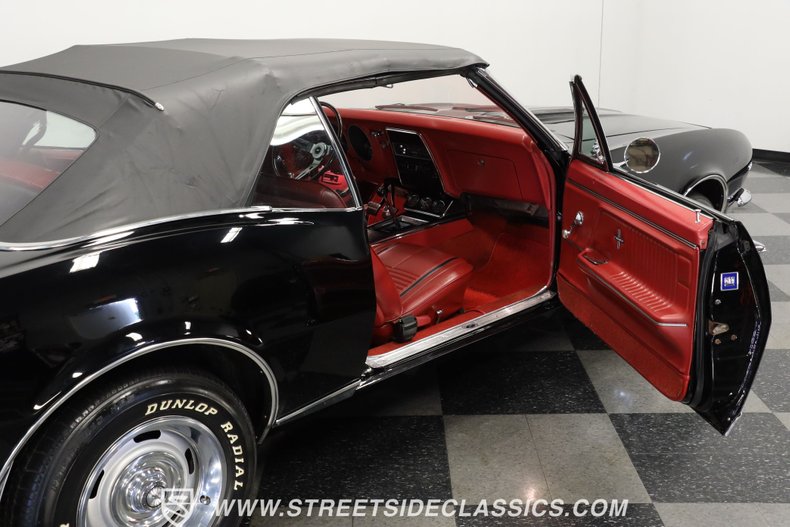 Unknown-Camaro-1967-Tuxedo-Black-Red-6