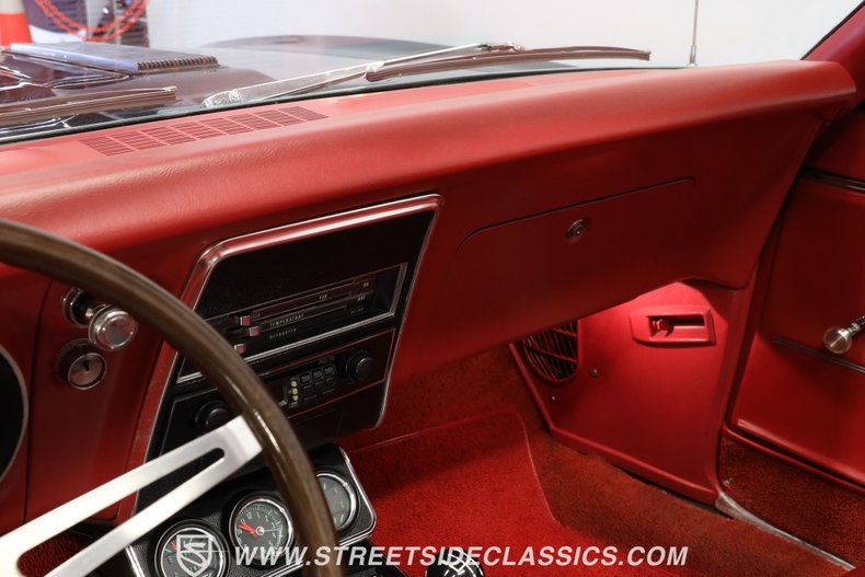 Unknown-Camaro-1967-Tuxedo-Black-Red-8