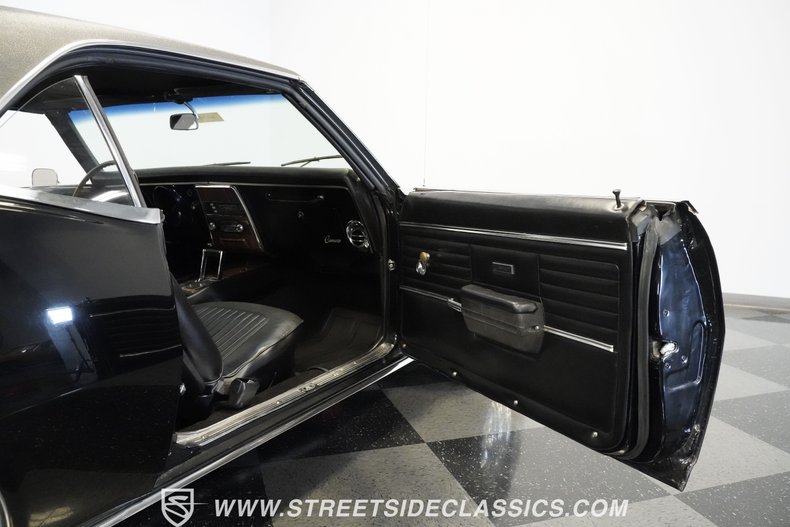 Unknown-Camaro-1968-Black-Black-39
