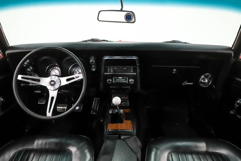 Unknown-Camaro-1968-Bolero-Red-Black-22