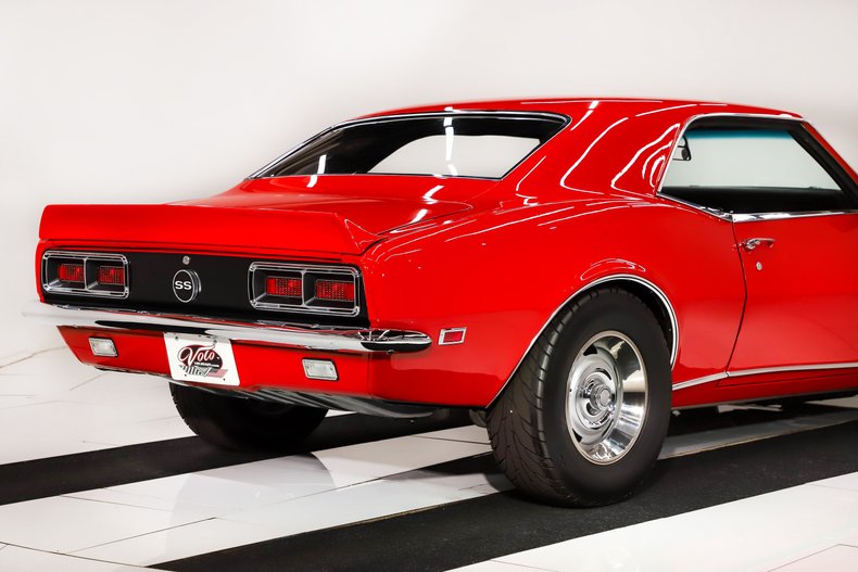 Unknown-Camaro-1968-Bolero-Red-Black-24