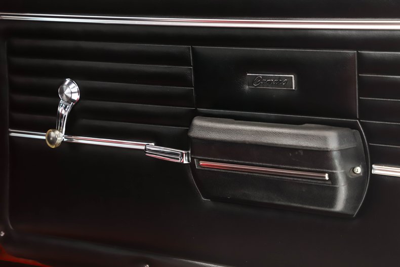 Unknown-Camaro-1968-Bolero-Red-Black-36