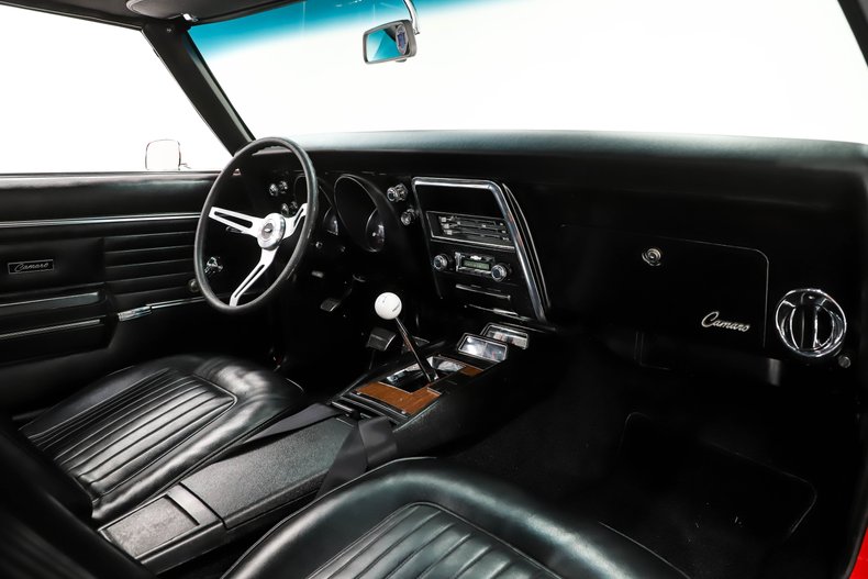 Unknown-Camaro-1968-Bolero-Red-Black-38