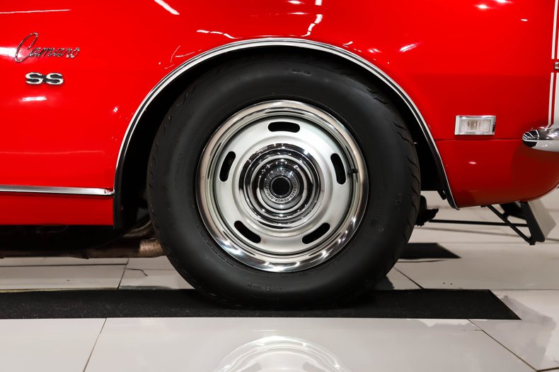 Unknown-Camaro-1968-Bolero-Red-Black-4