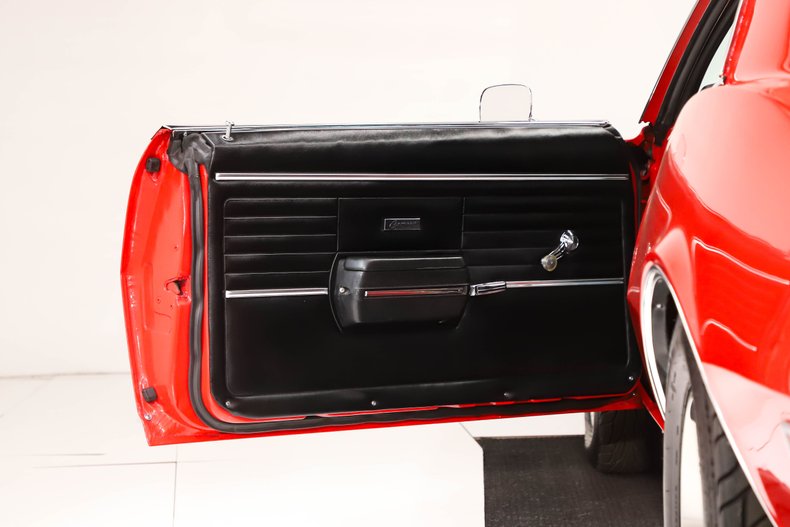 Unknown-Camaro-1968-Bolero-Red-Black-46