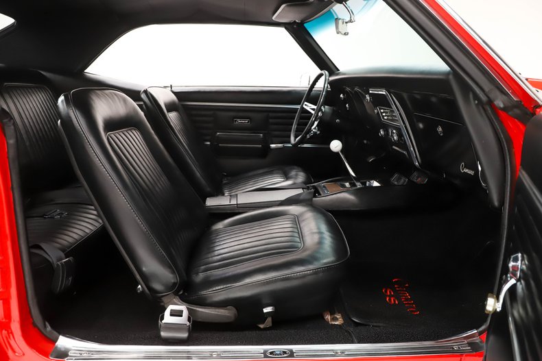 Unknown-Camaro-1968-Bolero-Red-Black-5