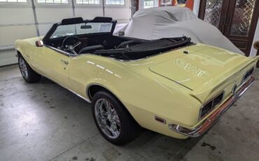 Unknown-Camaro-1968-Butter-Yellow-Black-Black-Vinyl-12