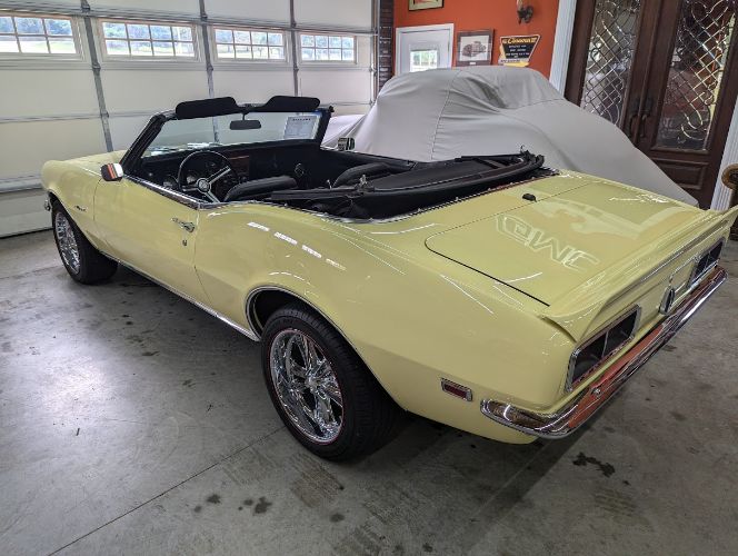 Unknown-Camaro-1968-Butter-Yellow-Black-Black-Vinyl-12