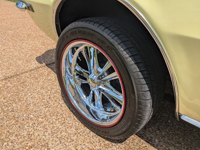 Unknown-Camaro-1968-Butter-Yellow-Black-Black-Vinyl-13