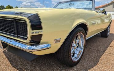 Unknown-Camaro-1968-Butter-Yellow-Black-Black-Vinyl-16