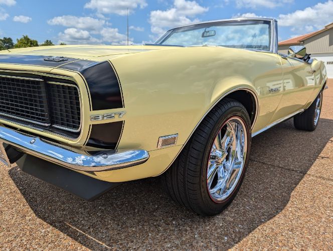 Unknown-Camaro-1968-Butter-Yellow-Black-Black-Vinyl-16