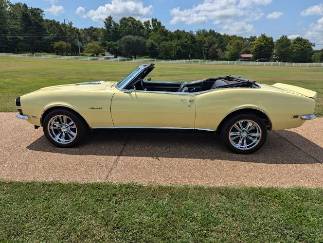 Unknown-Camaro-1968-Butter-Yellow-Black-Black-Vinyl-17