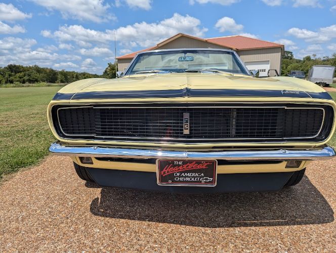Unknown-Camaro-1968-Butter-Yellow-Black-Black-Vinyl-27