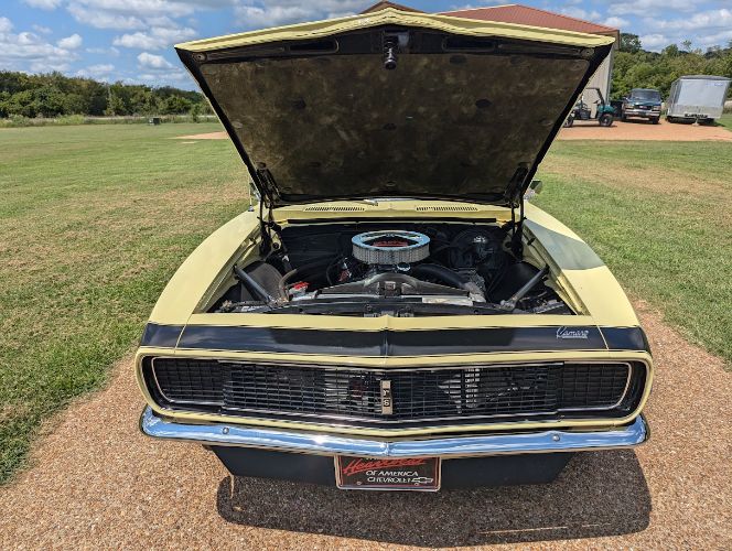 Unknown-Camaro-1968-Butter-Yellow-Black-Black-Vinyl-35