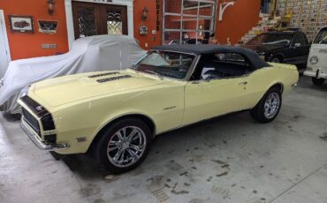 Unknown-Camaro-1968-Butter-Yellow-Black-Black-Vinyl-5