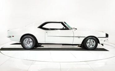 Unknown-Camaro-1968-Ermine-White-Black-18