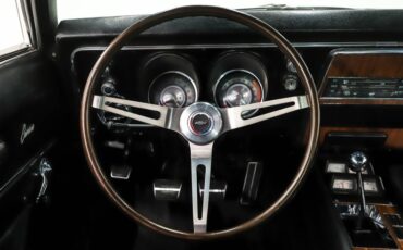 Unknown-Camaro-1968-Ermine-White-Black-20