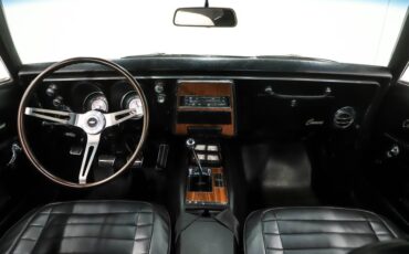 Unknown-Camaro-1968-Ermine-White-Black-24