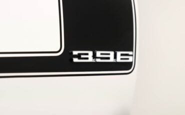 Unknown-Camaro-1968-Ermine-White-Black-29