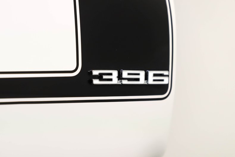 Unknown-Camaro-1968-Ermine-White-Black-29