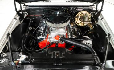 Unknown-Camaro-1968-Ermine-White-Black-3