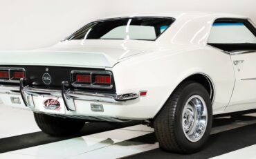 Unknown-Camaro-1968-Ermine-White-Black-36